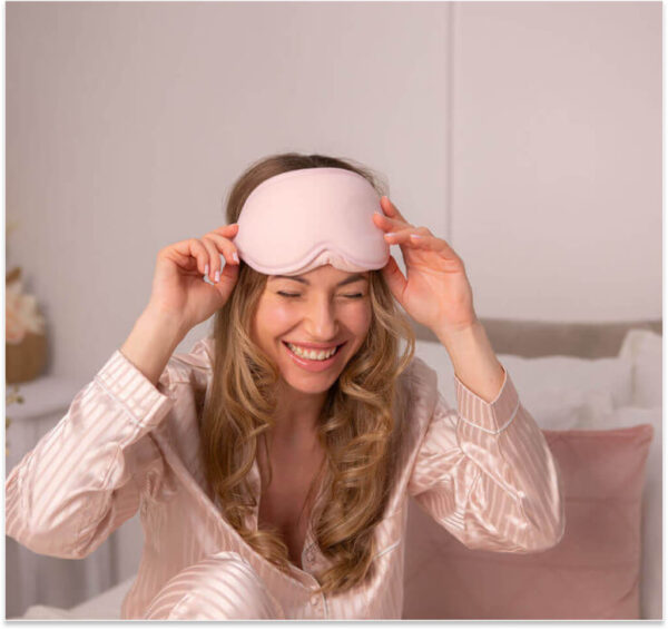 Modell nevet soft pink mask
